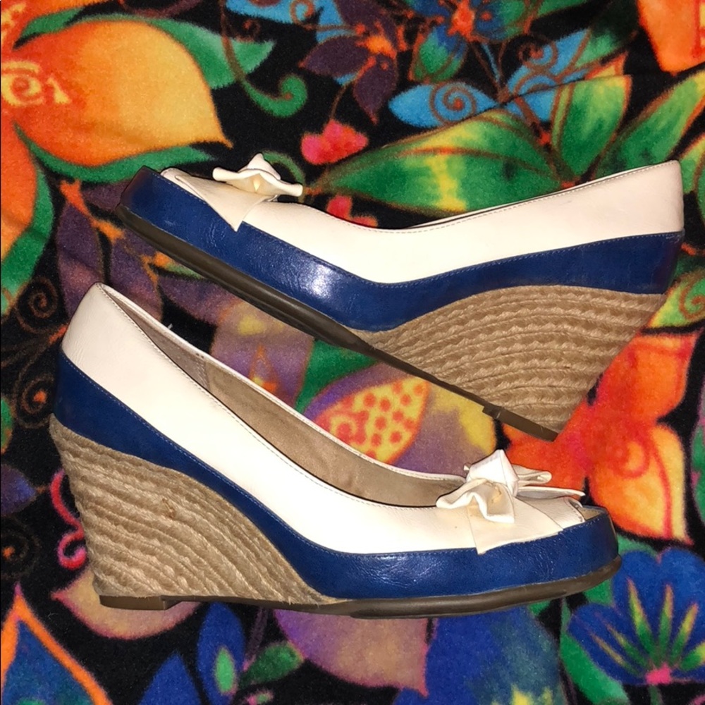 Super comfy Aerosoles espadrille wedges!